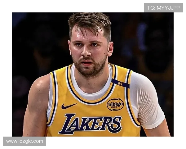 原创东契奇亲自下场！曝其推动湖人交易字母哥，詹皇或迎最强三巨头冲冠